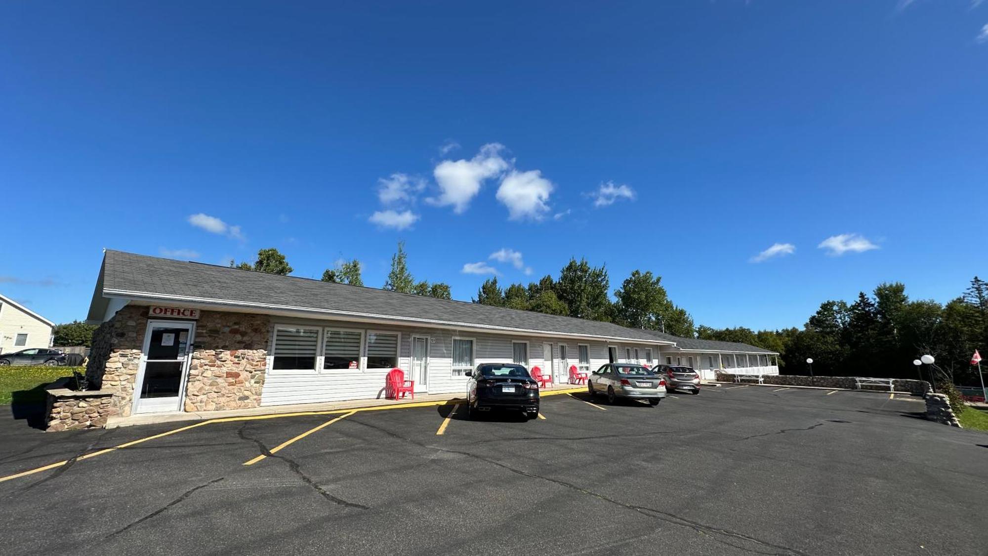Motel 7 Inn & Suites Beresford Экстерьер фото
