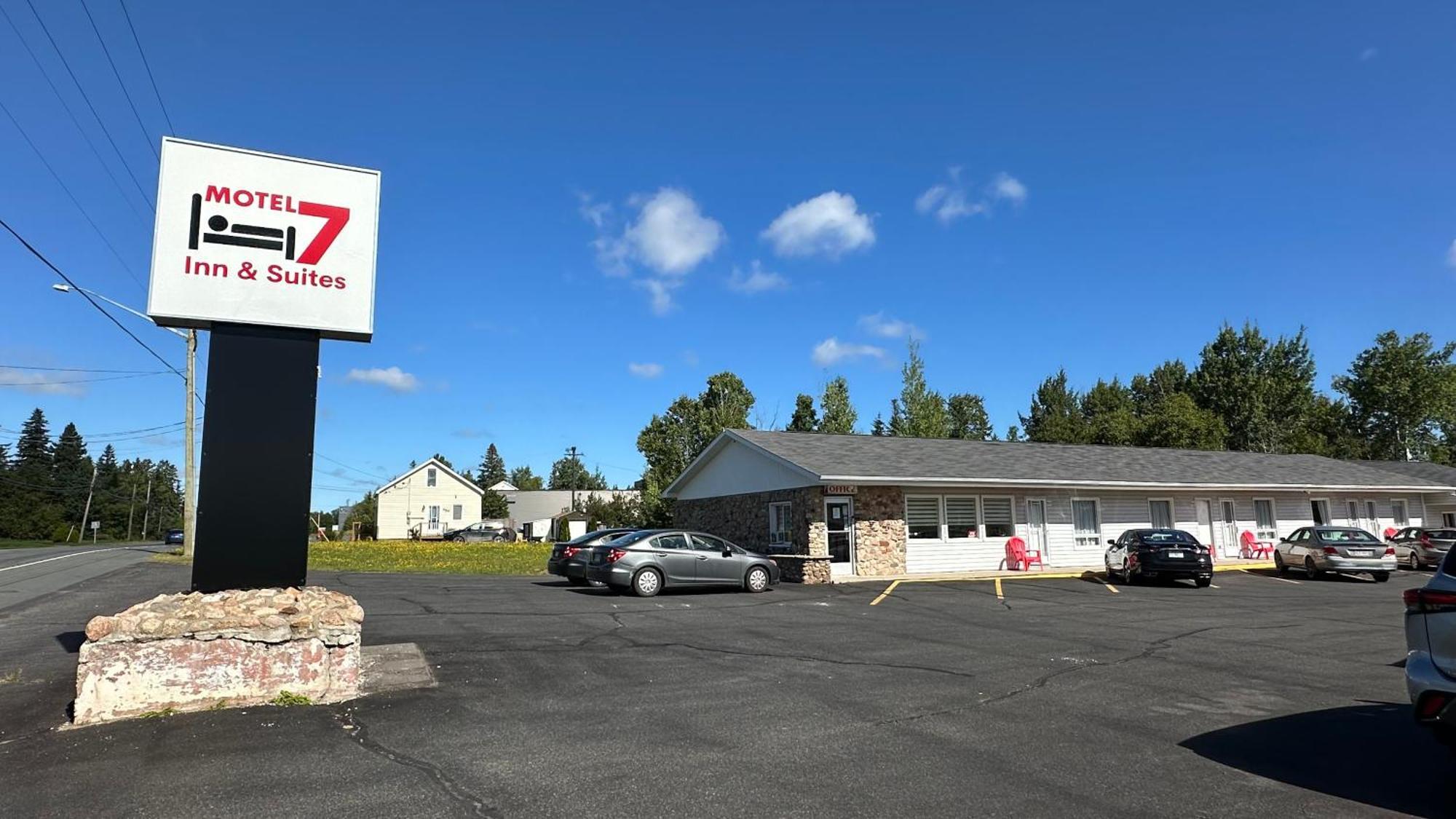 Motel 7 Inn & Suites Beresford Экстерьер фото