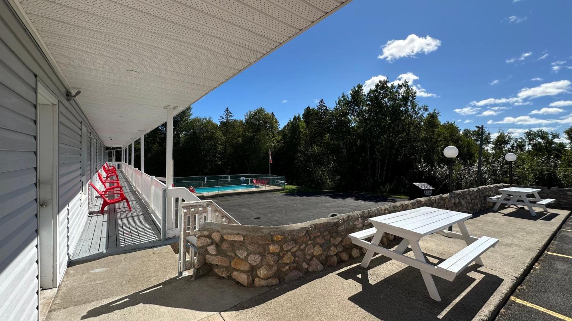 Motel 7 Inn & Suites Beresford Экстерьер фото